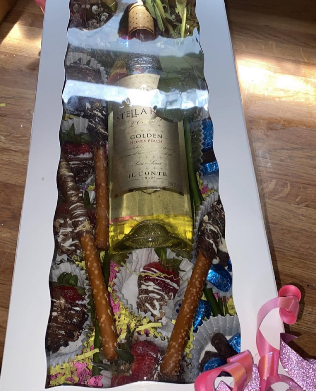 Wine and chocolate-covered strawberries/Pretzels